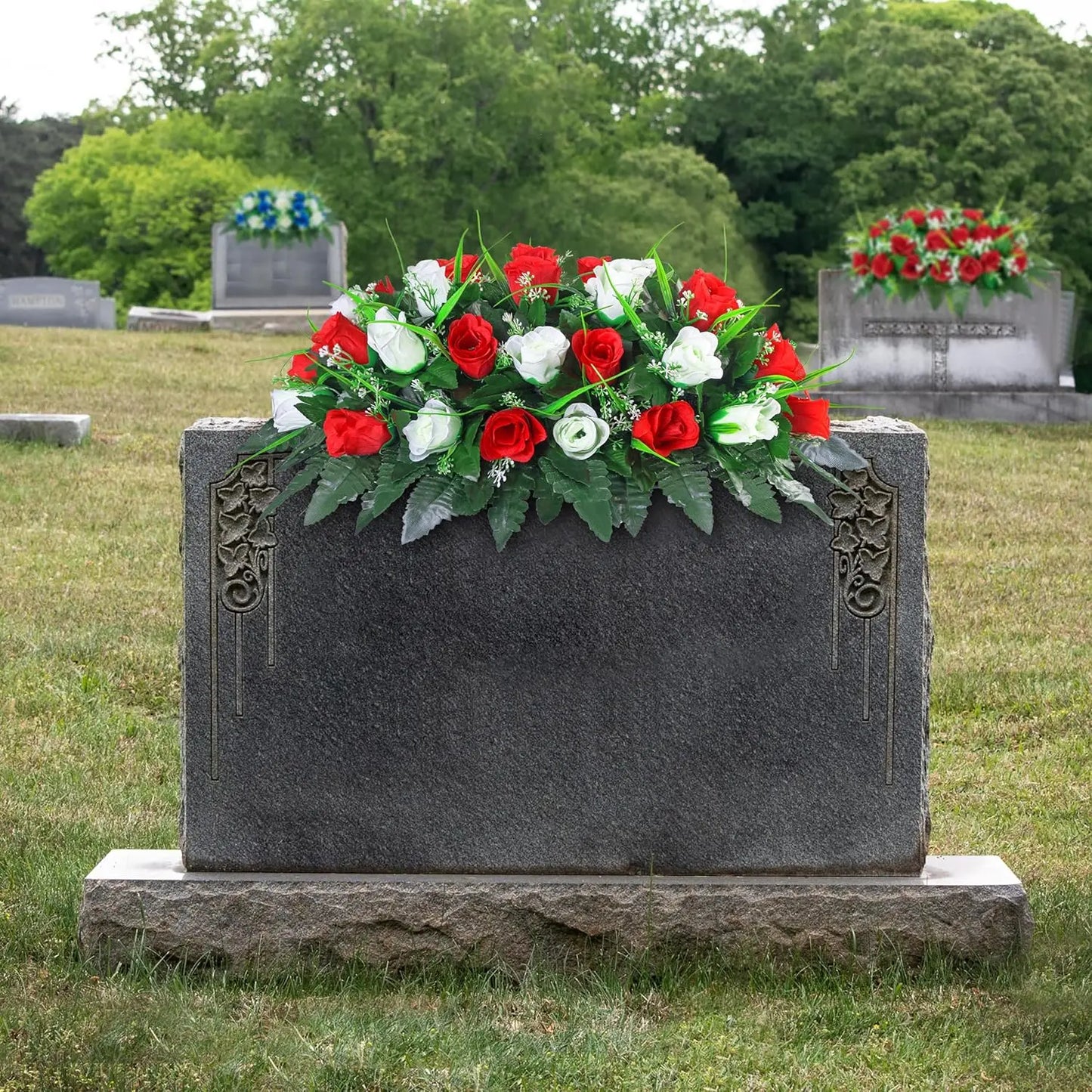 Headstone Saddle Bouquet
